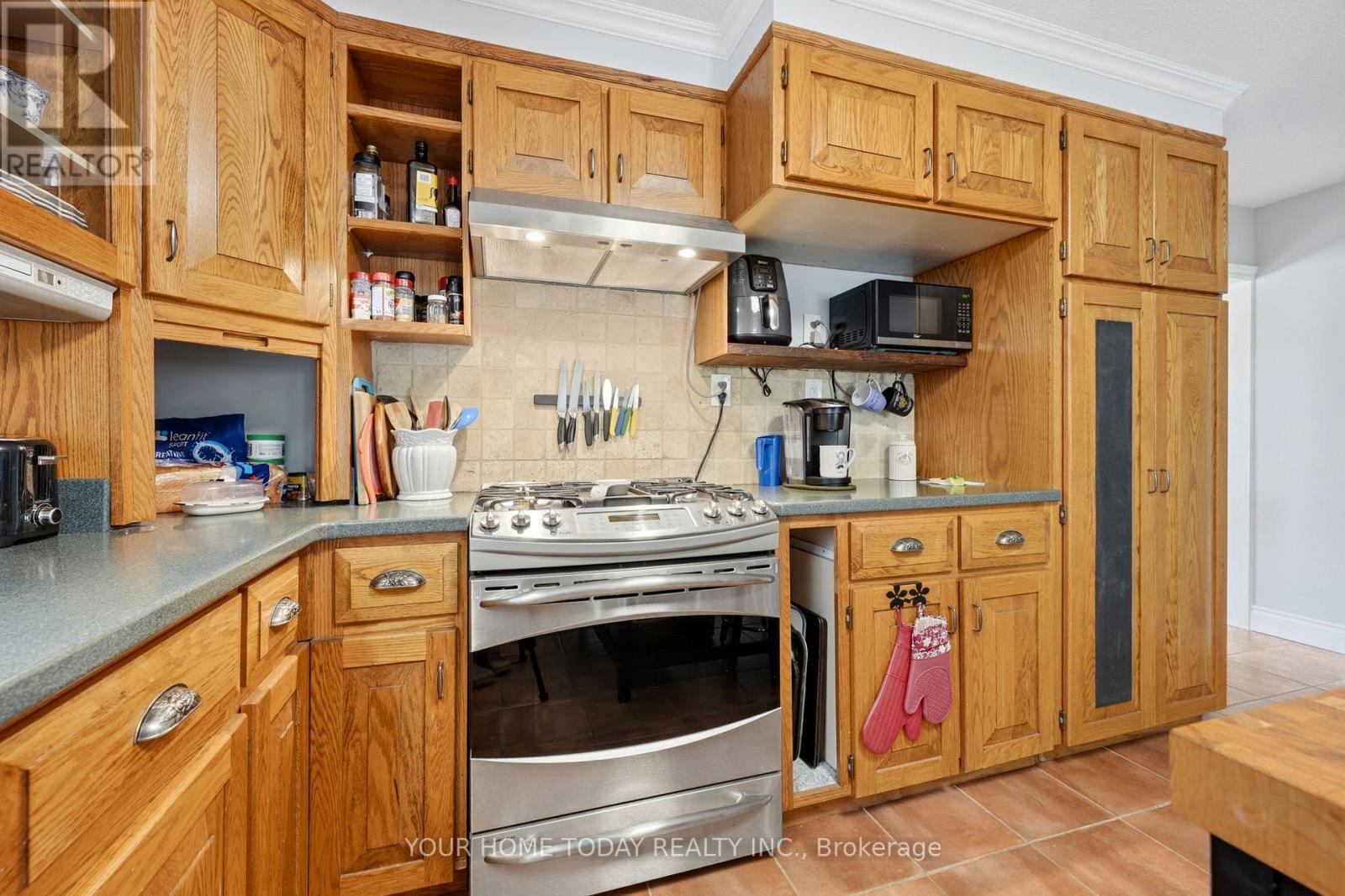 70 MAPLE AVENUE - 11