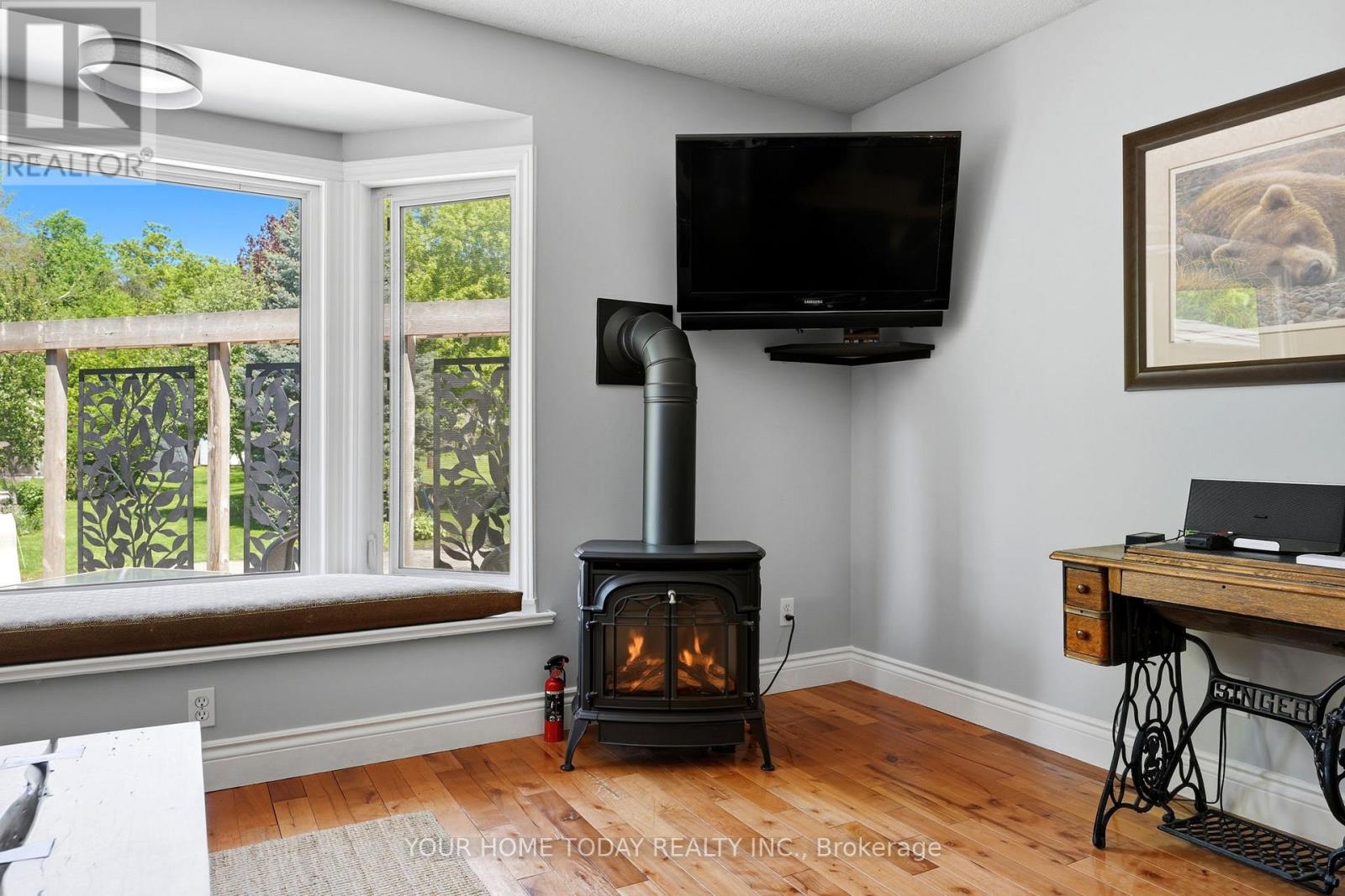 70 MAPLE AVENUE - 15