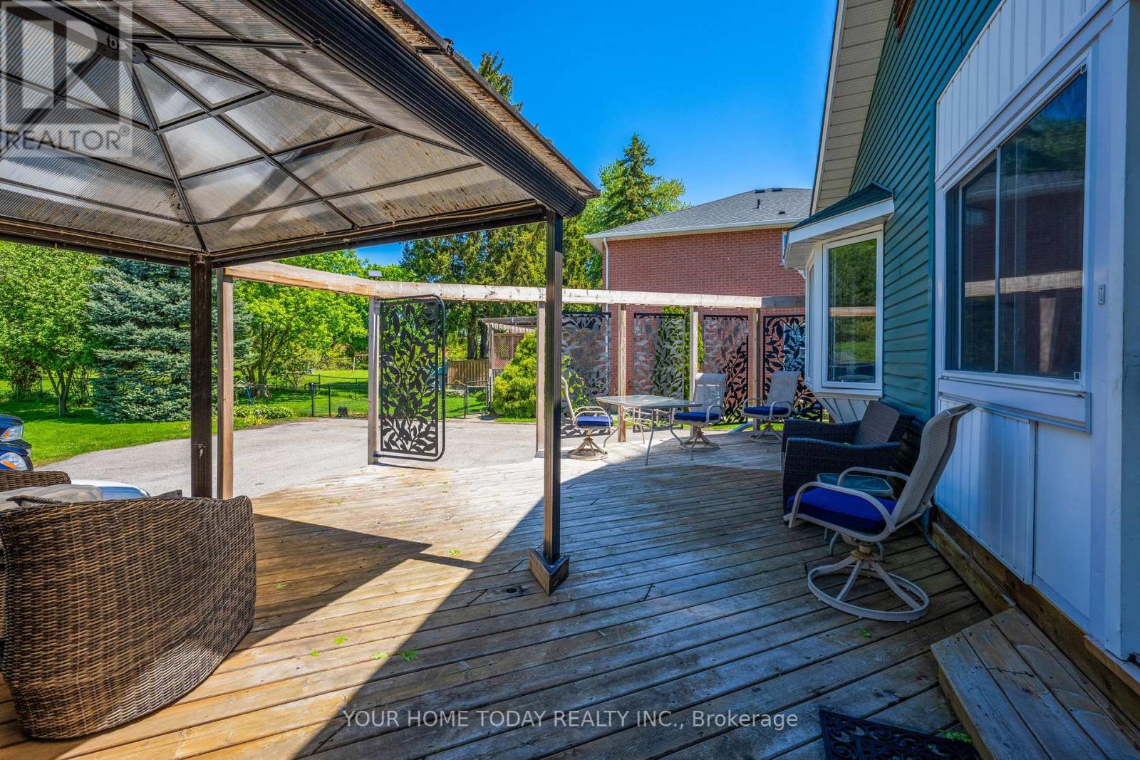 70 MAPLE AVENUE - 35