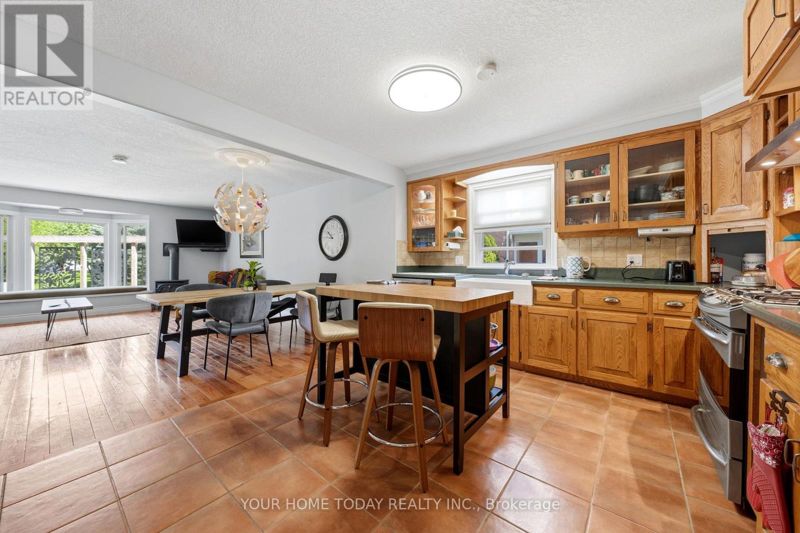 70 MAPLE AVENUE - 8
