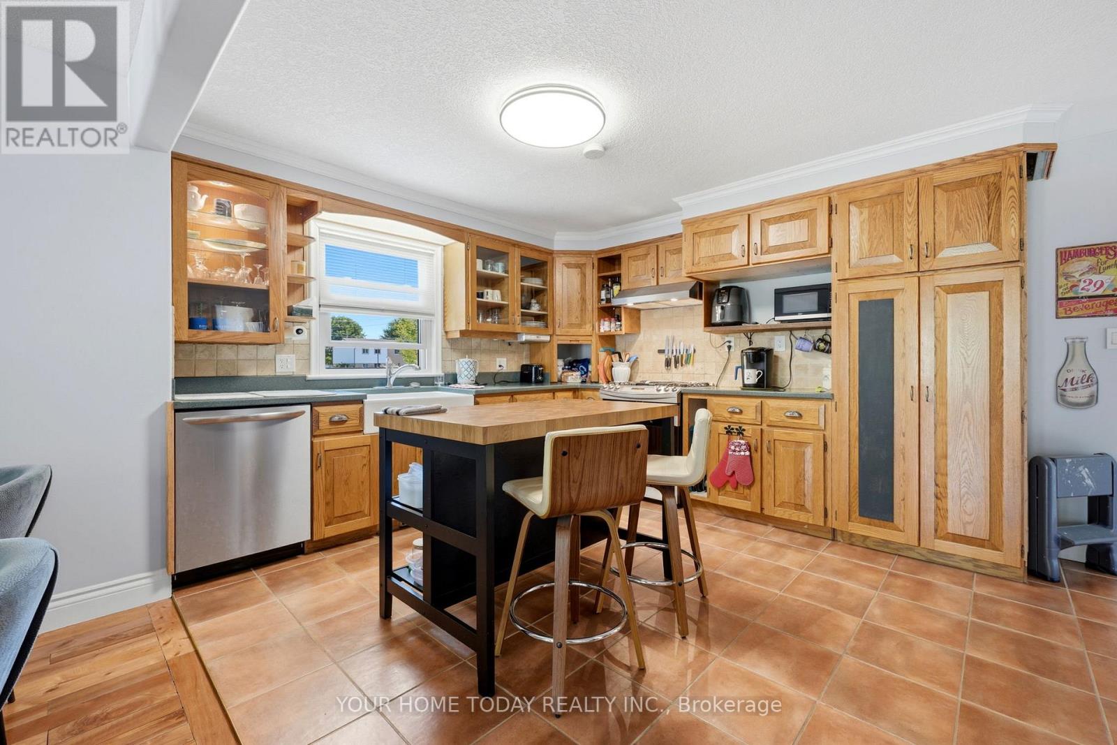 70 MAPLE AVENUE - 9