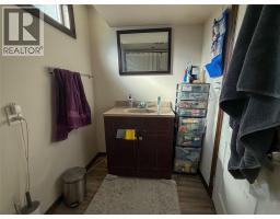 2533 Columbia Avenue, Castlegar, BC V1N2X4 Photo 46