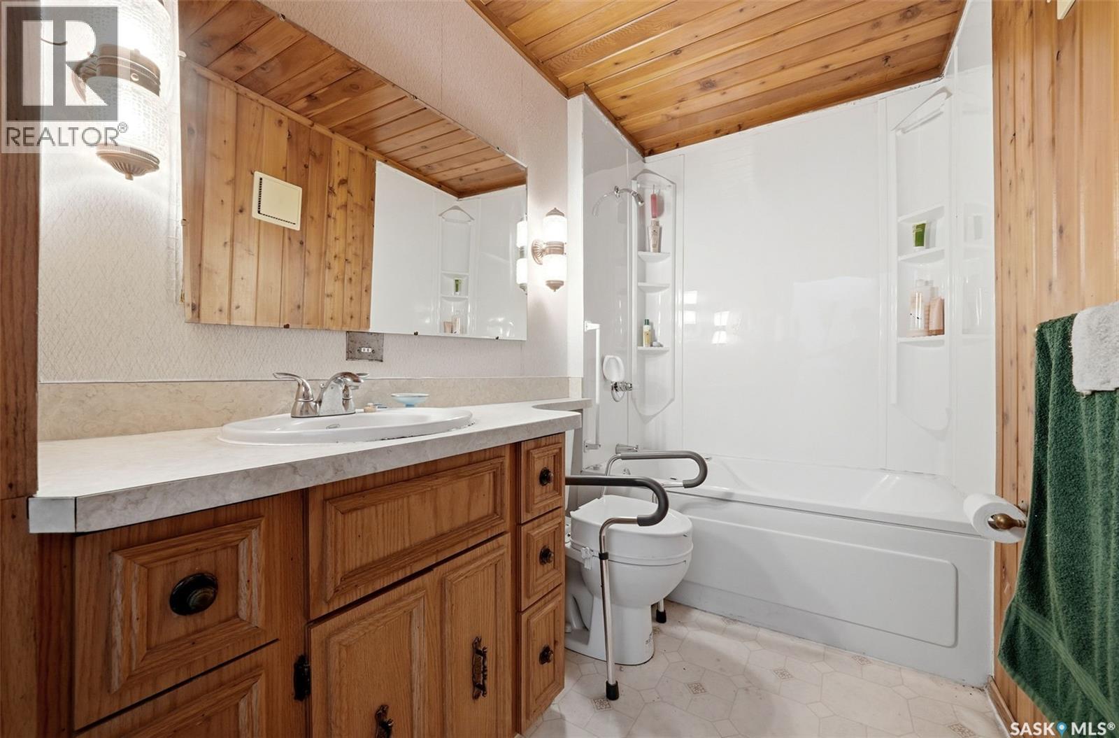 45 Miller CRESCENT E - 28
