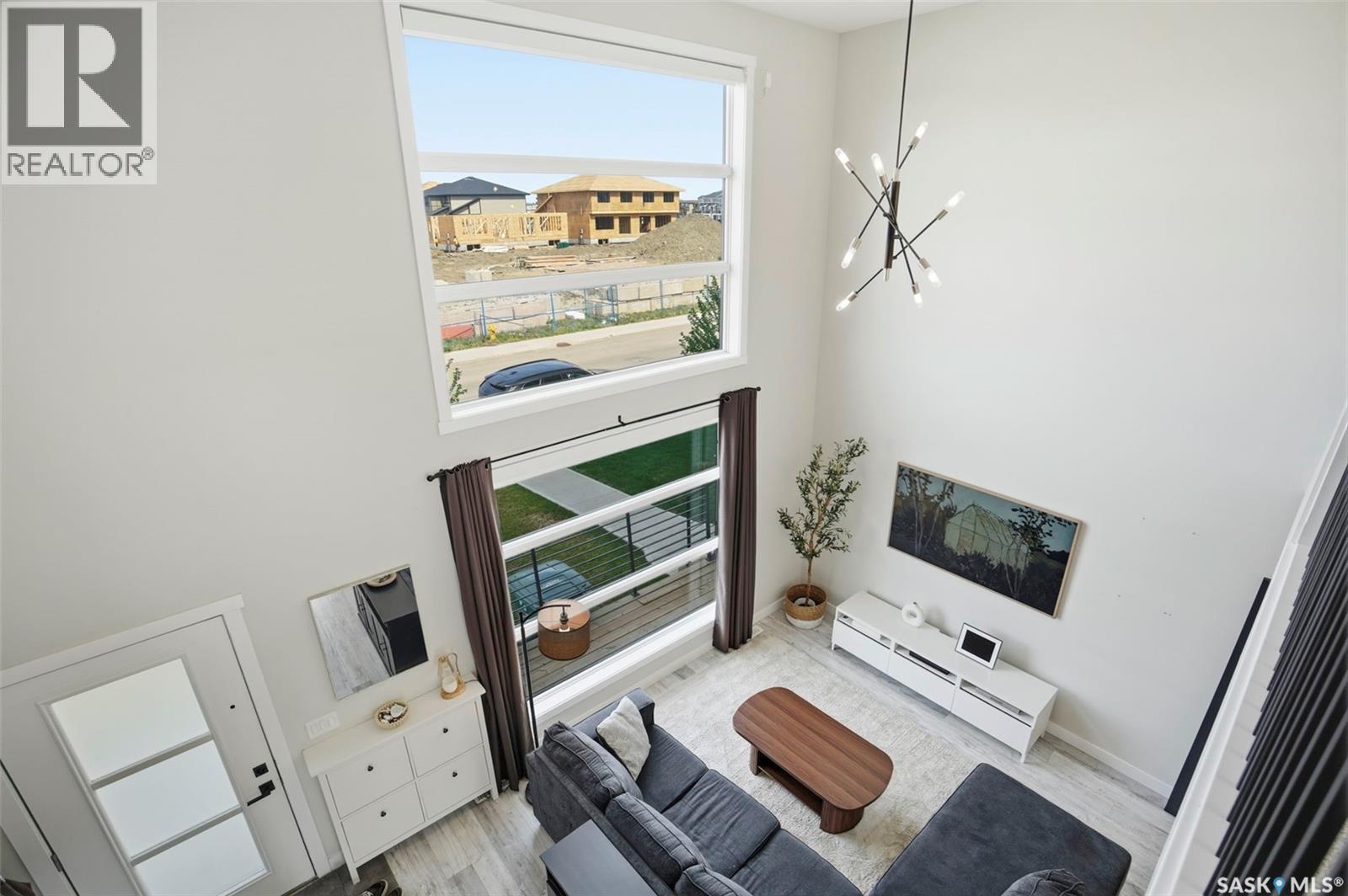 #336 McFaull CRESCENT - 11