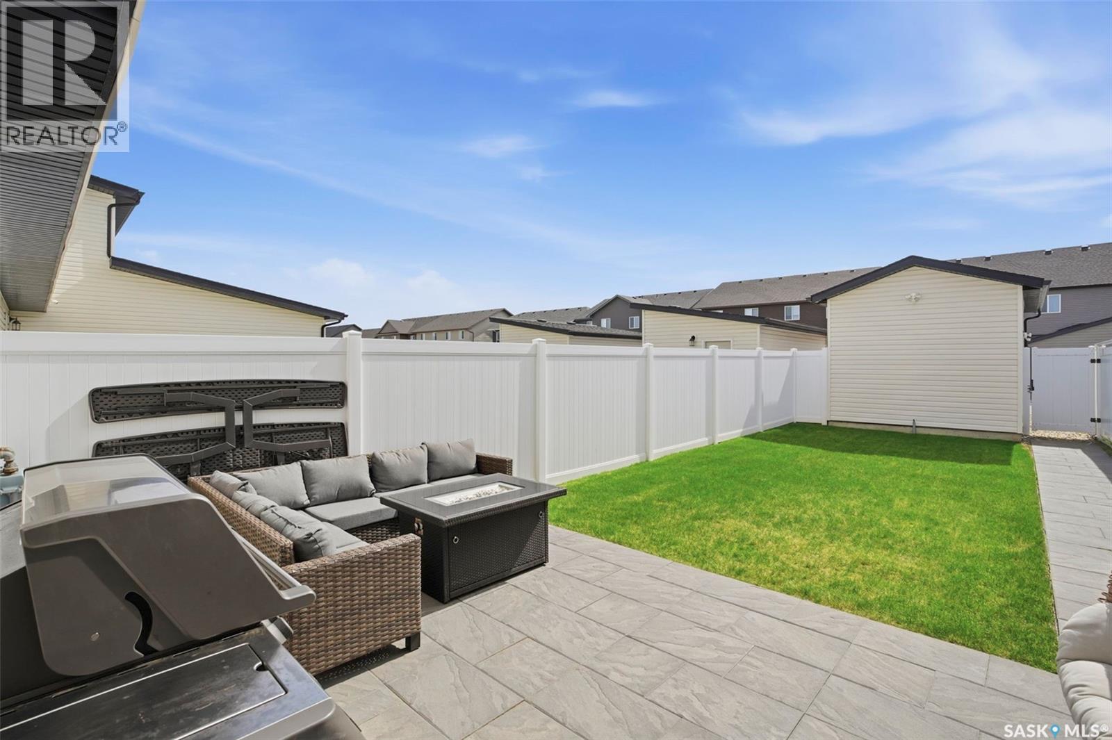 #336 McFaull CRESCENT - 23