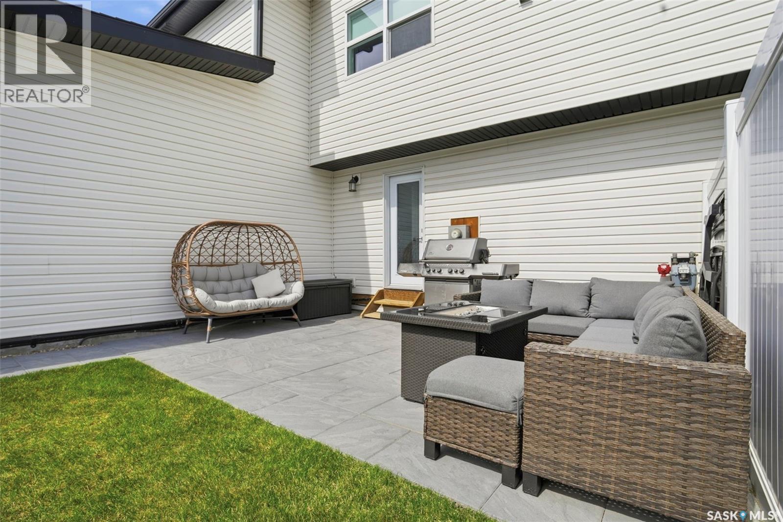 #336 McFaull CRESCENT - 25