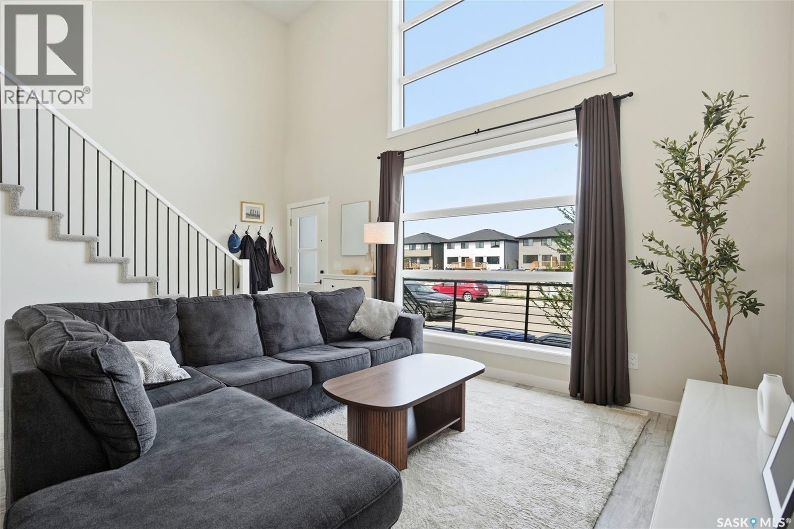#336 McFaull CRESCENT - 5