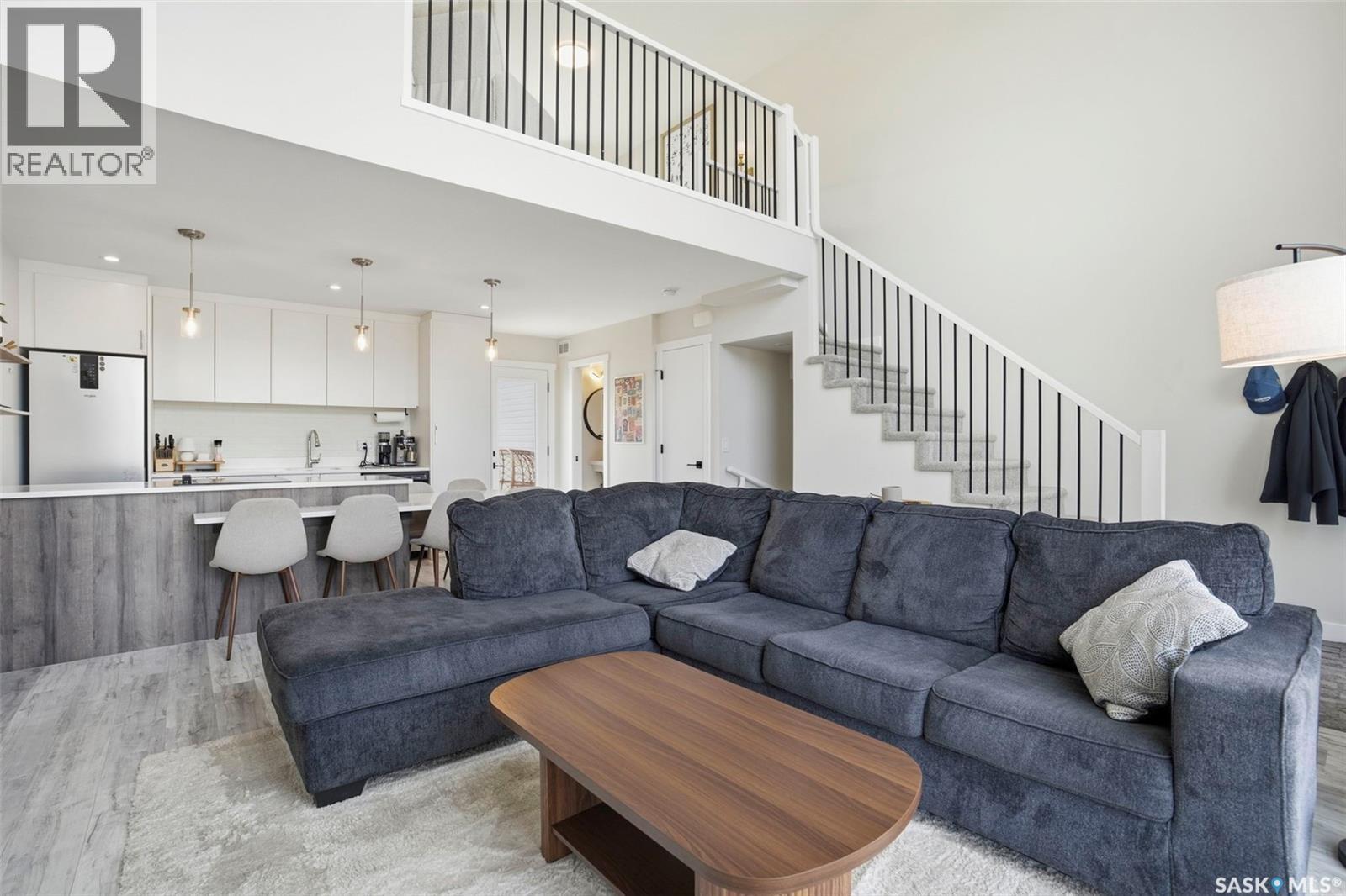 #336 McFaull CRESCENT - 6