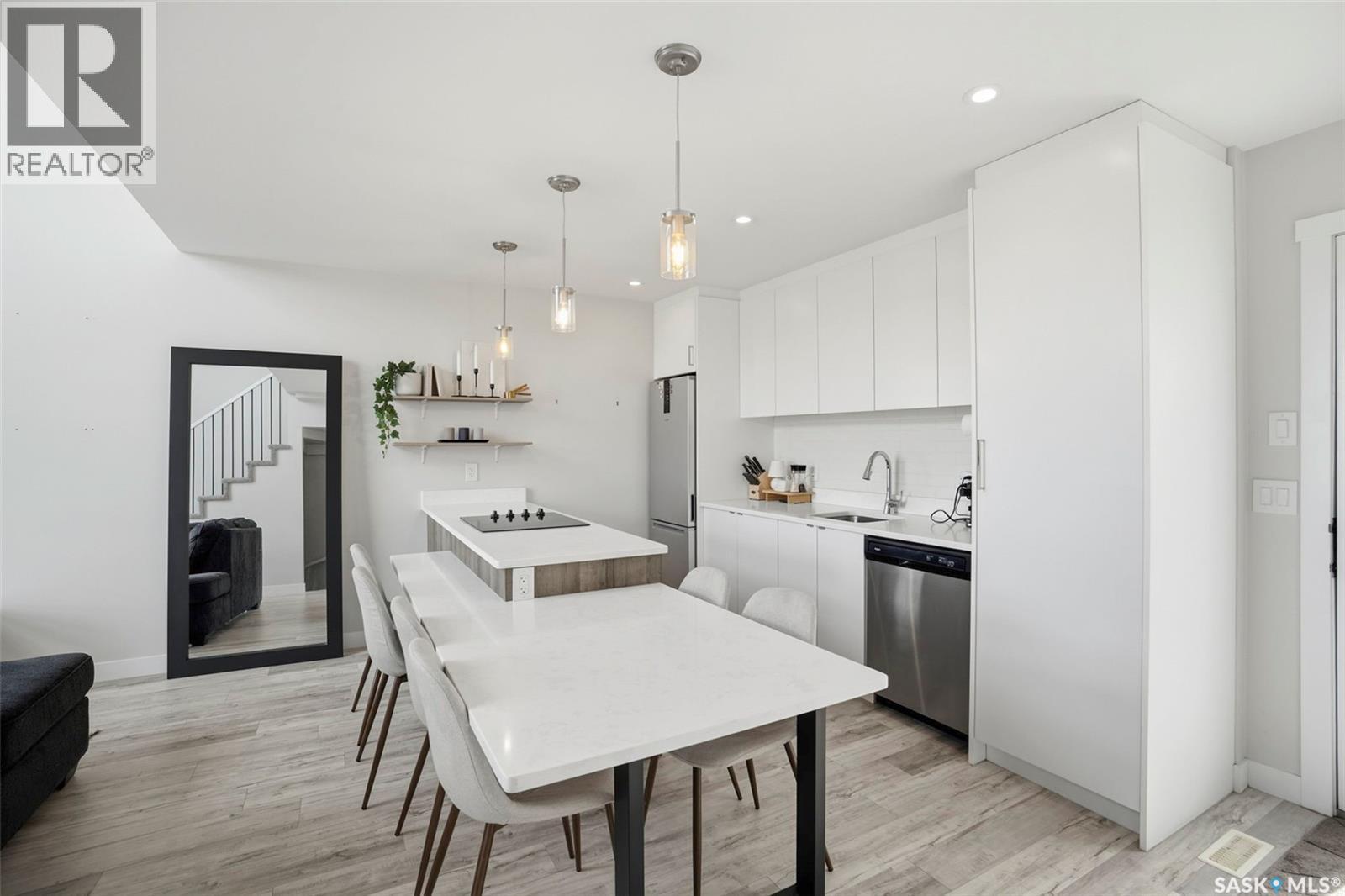 #336 McFaull CRESCENT - 7