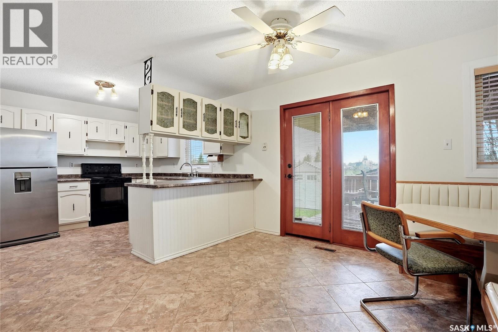 155 J.J. Thiessen CRESCENT - 14