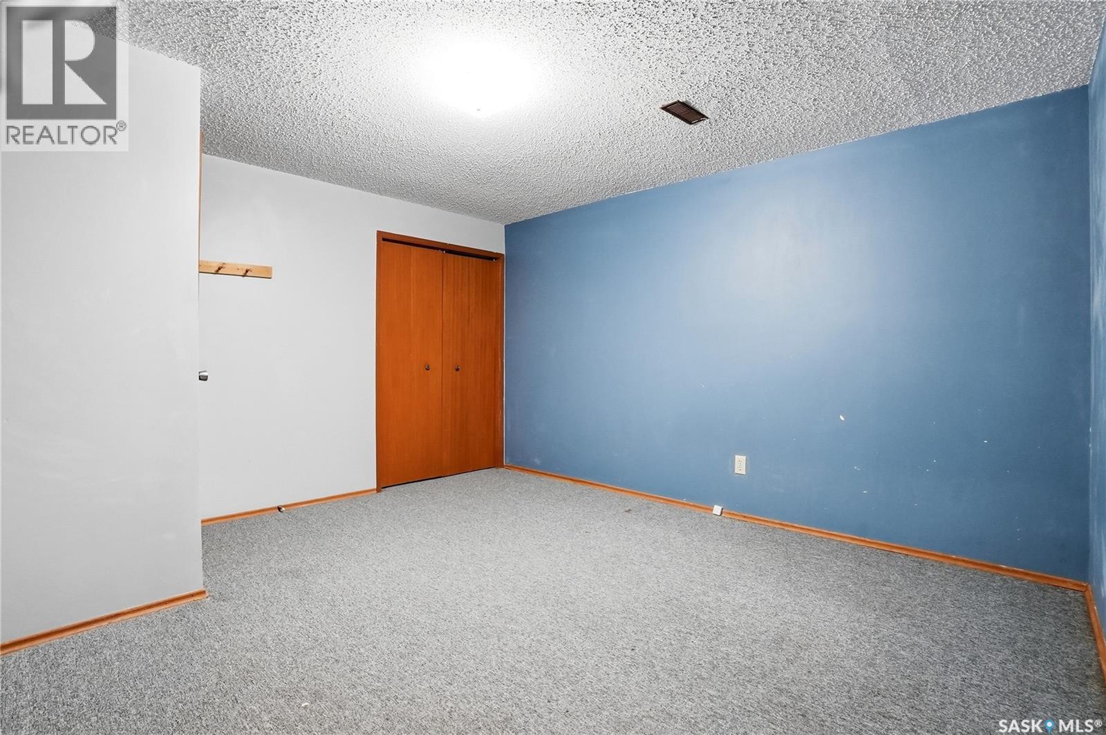 155 J.J. Thiessen CRESCENT - 40