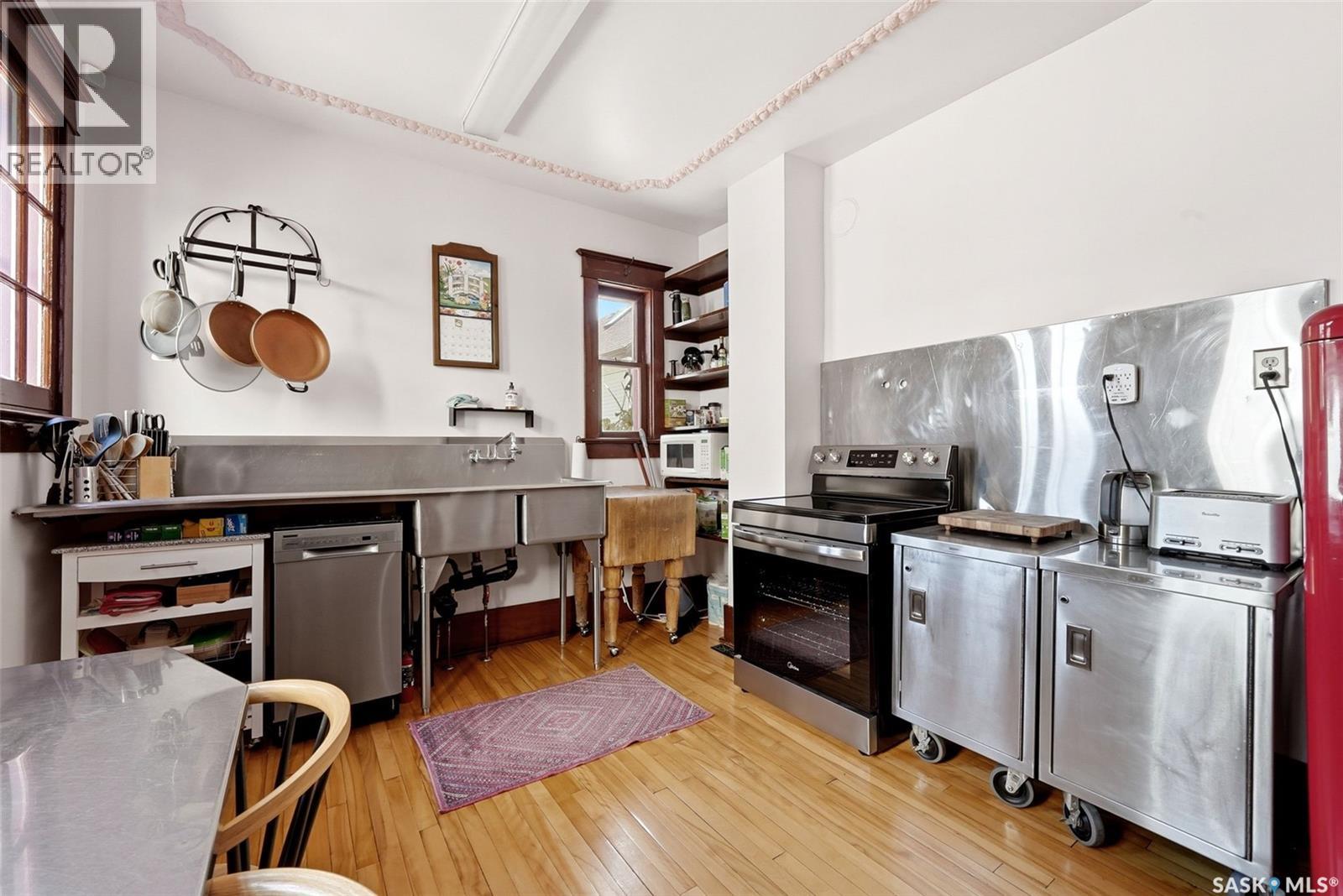 2035 Robinson STREET - 14