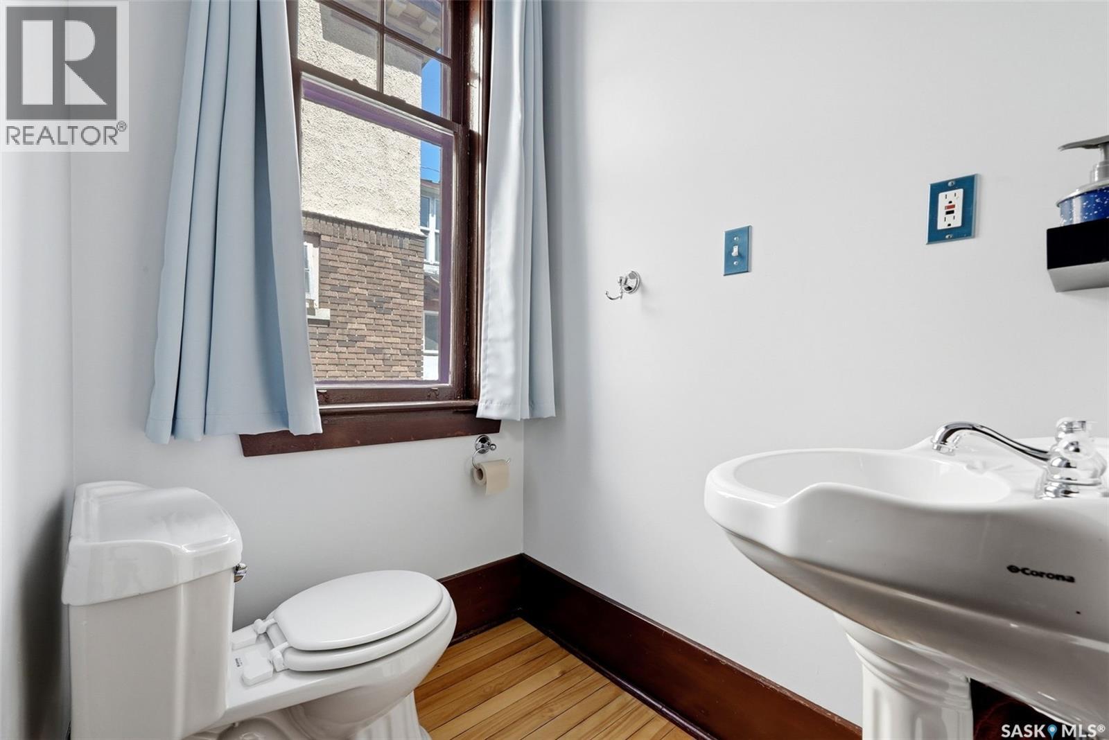 2035 Robinson STREET - 18