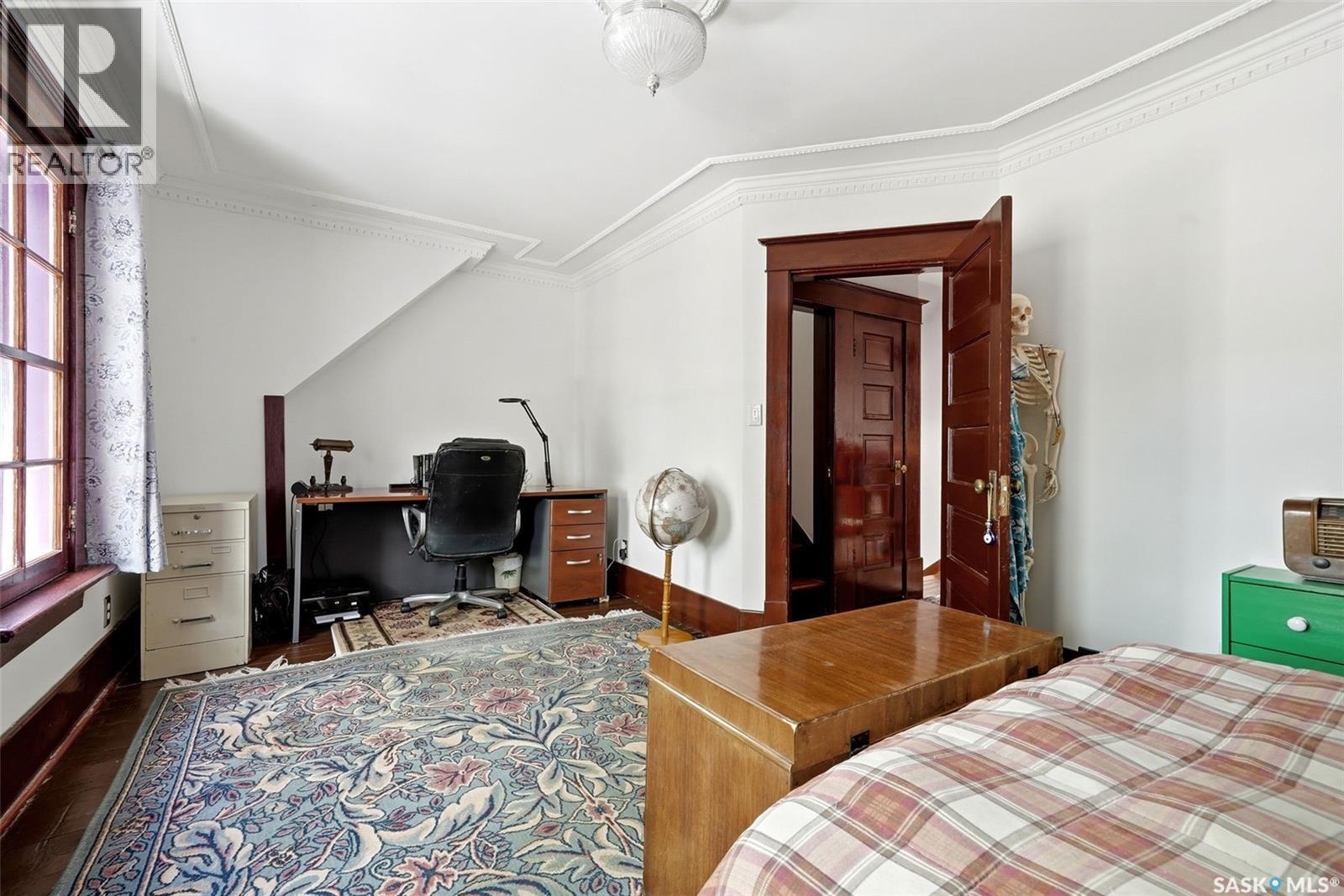 2035 Robinson STREET - 21