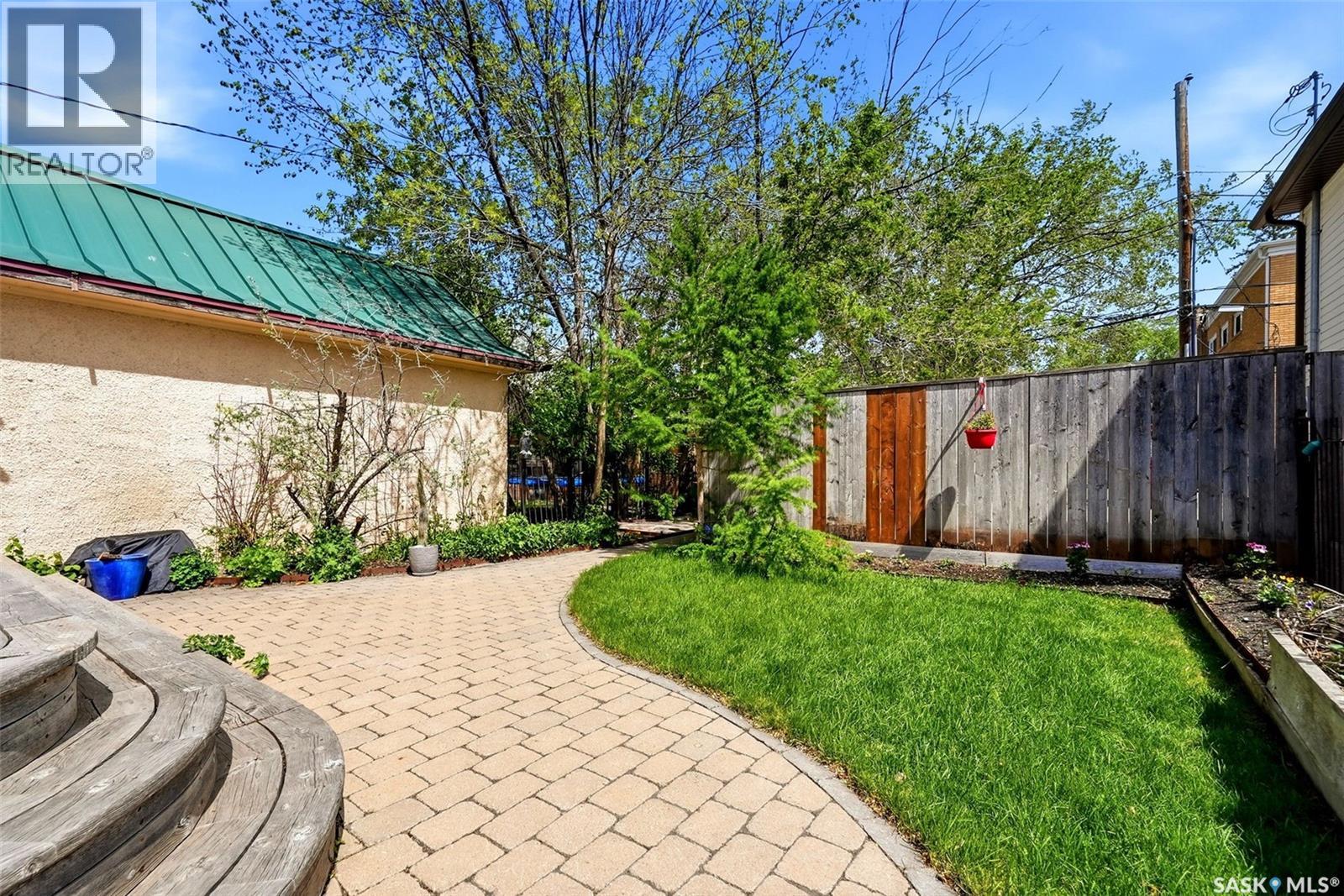 2035 Robinson STREET - 40