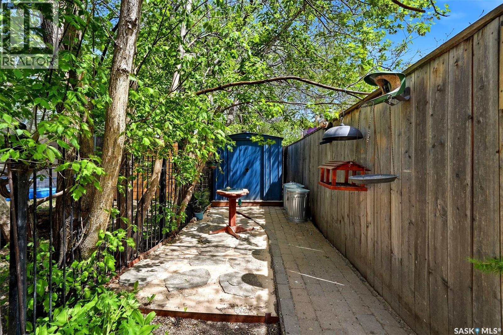 2035 Robinson STREET - 41