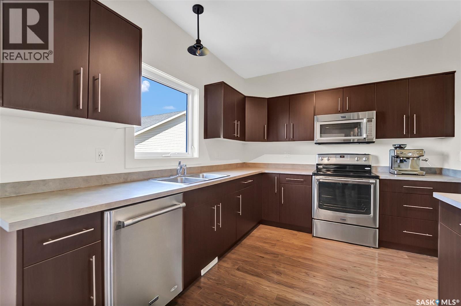 212 Martens LANE - 12
