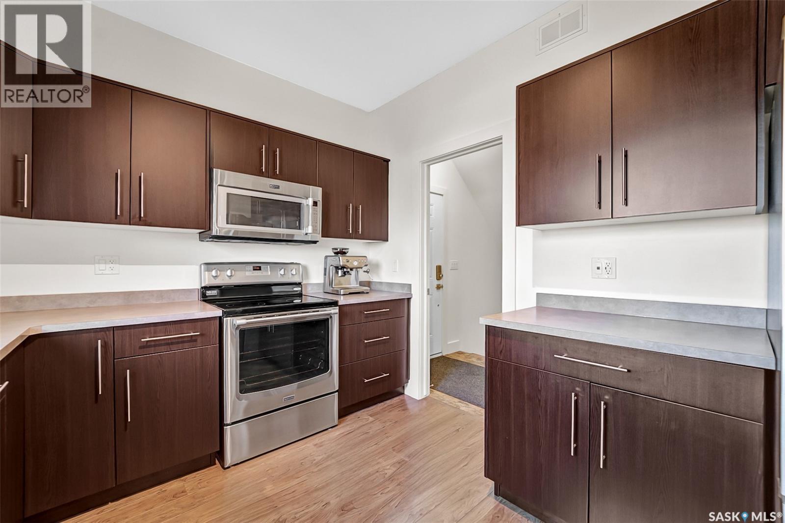212 Martens LANE - 13