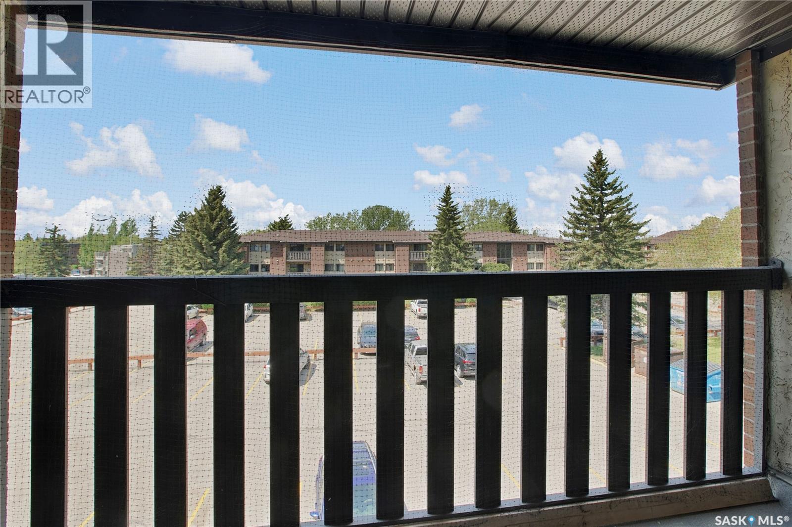 #308 311 Tait CRESCENT - 14