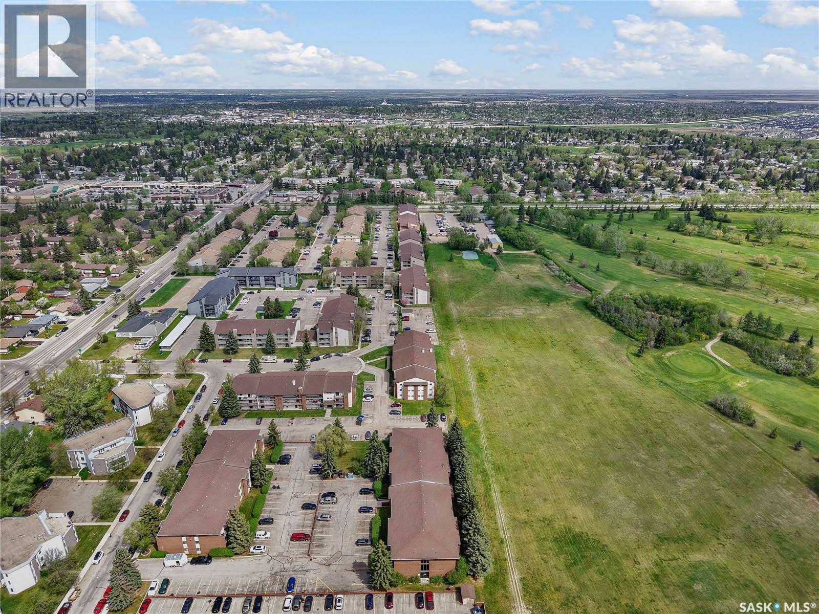 #308 311 Tait CRESCENT - 23