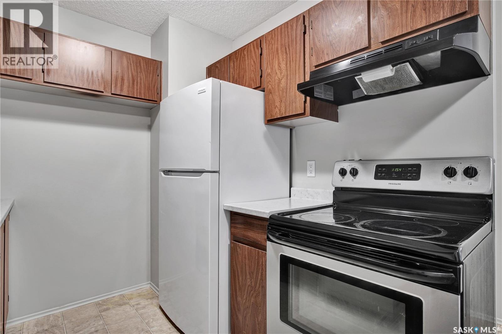 #308 311 Tait CRESCENT - 5