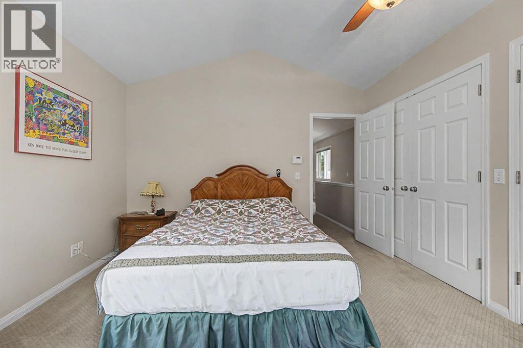 1206 19 Avenue NW - 20
