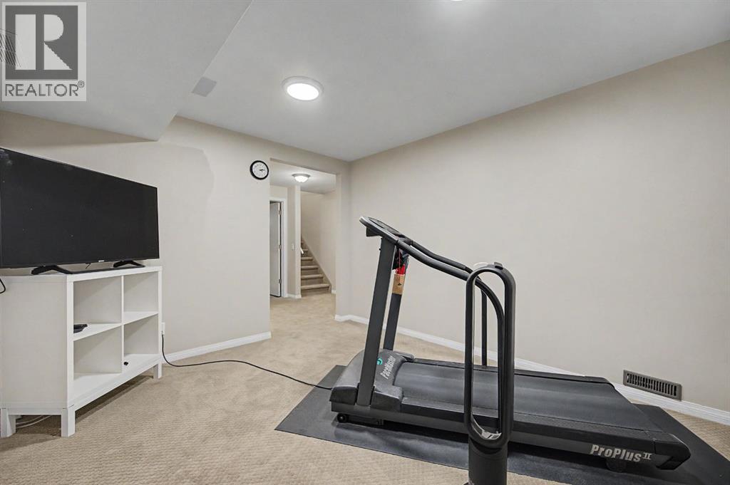 1206 19 Avenue NW - 25