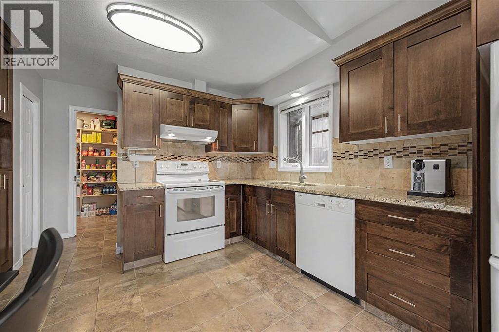 1206 19 Avenue NW - 4