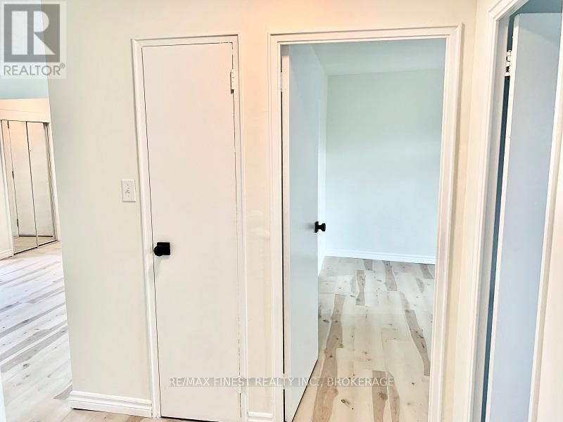 #105 1 MOWAT AVENUE - 16