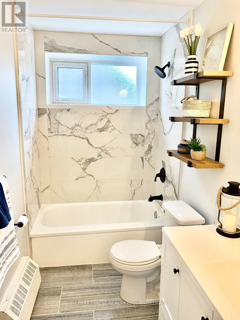 #105 1 MOWAT AVENUE - 19
