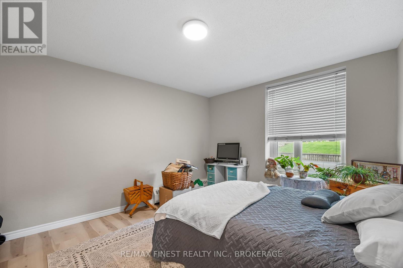 #105 1 MOWAT AVENUE - 34