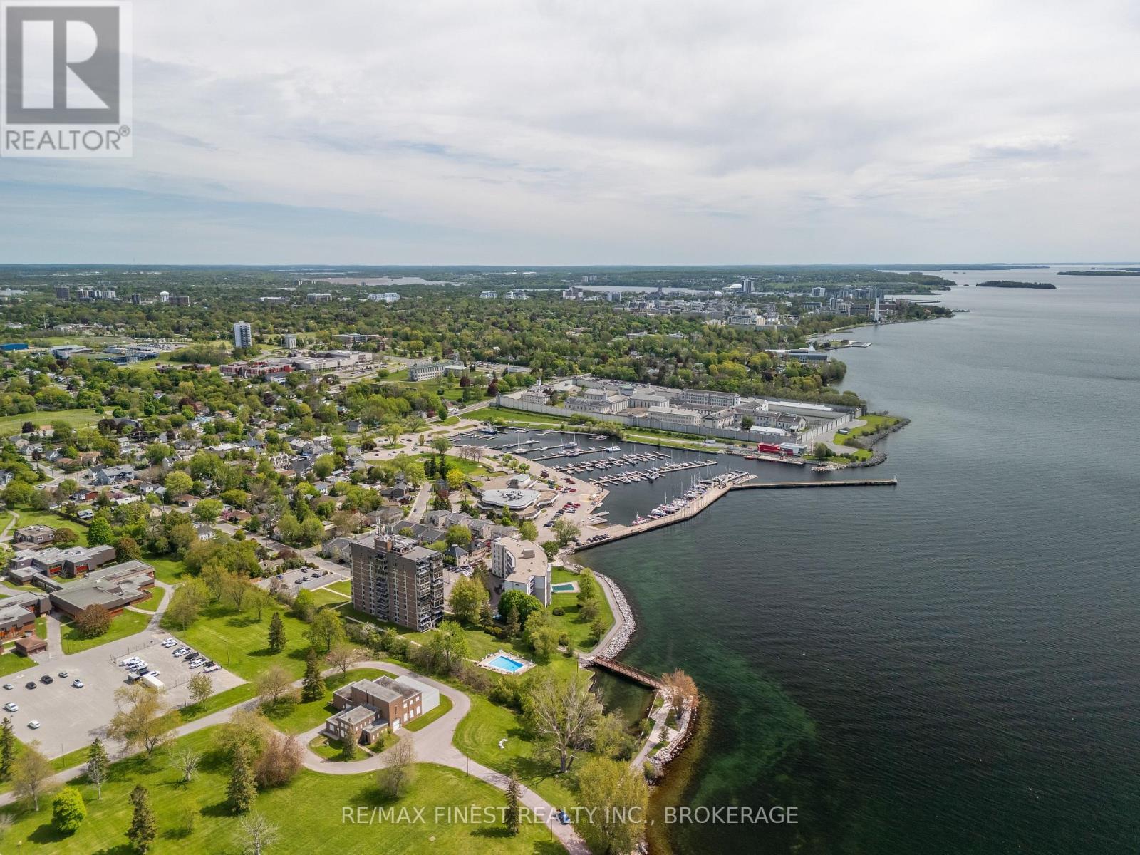 #105 1 MOWAT AVENUE - 38