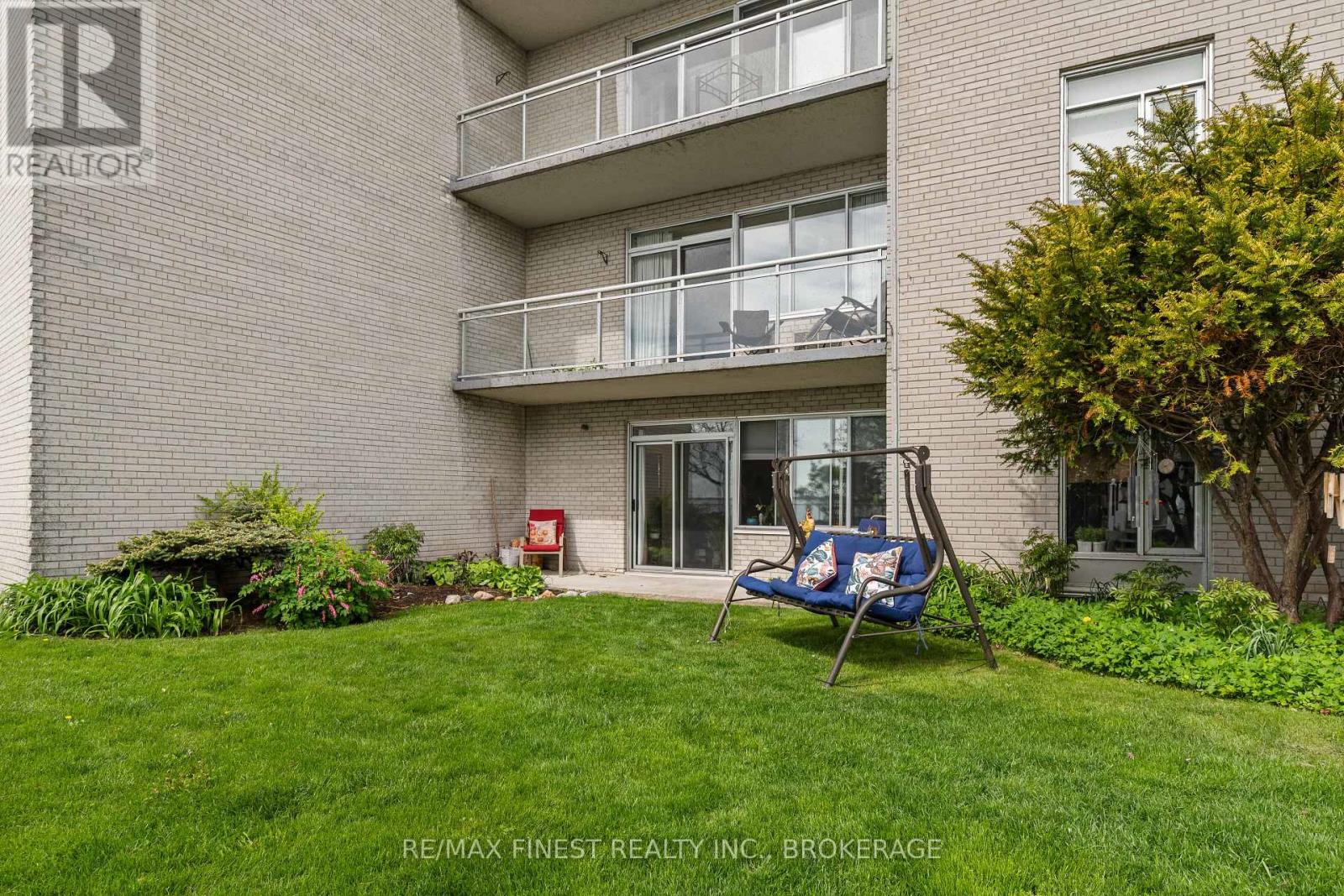 #105 1 MOWAT AVENUE - 42