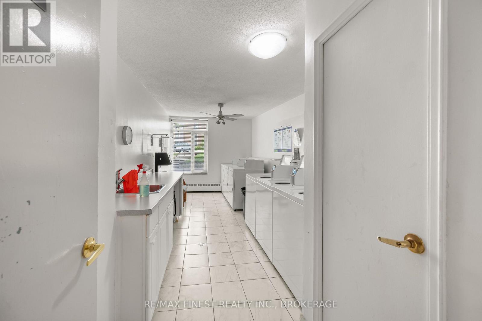 #105 1 MOWAT AVENUE - 46