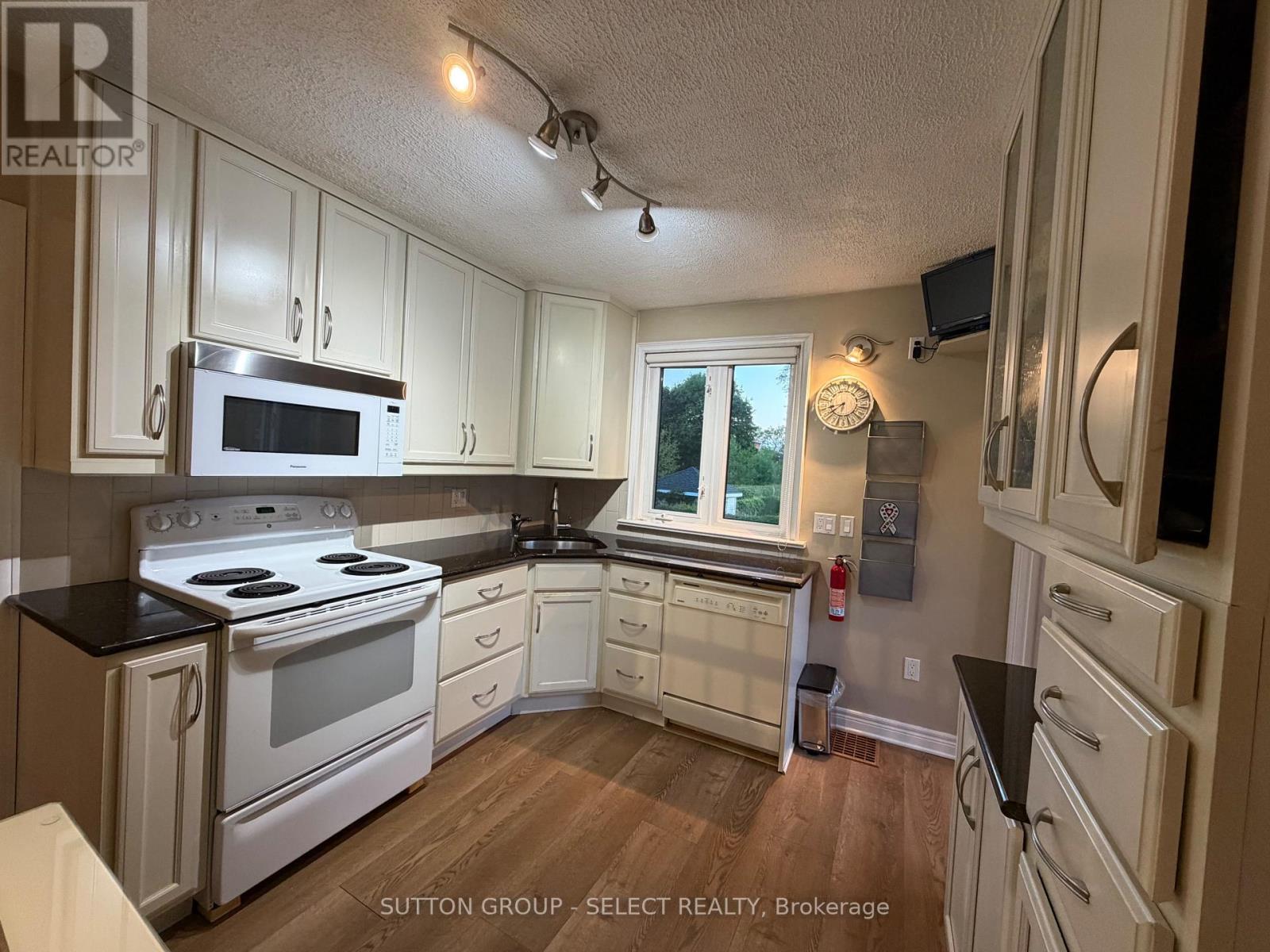 271 TAYLOR STREET - 11