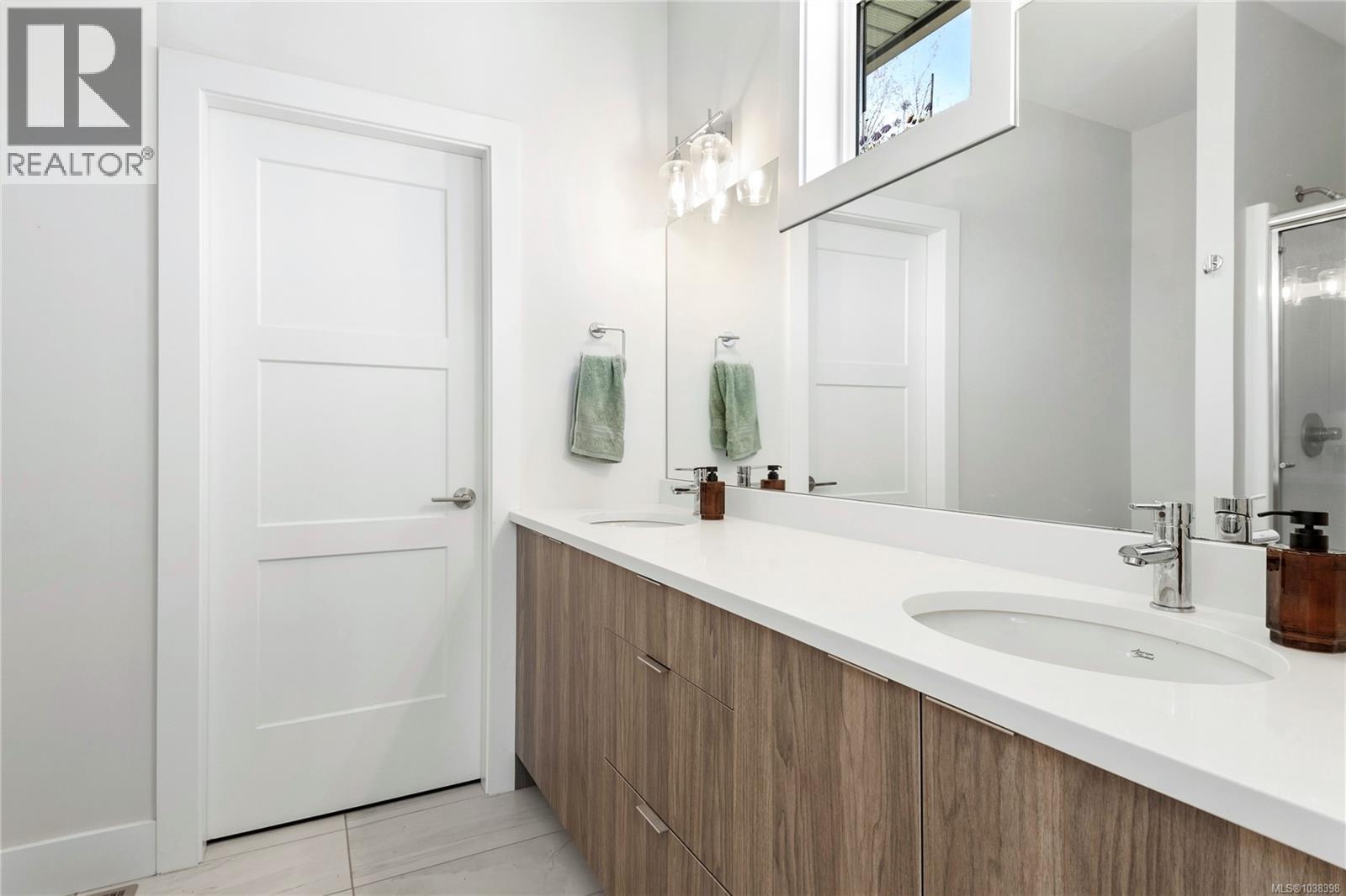 #96 2607 Kendal Ave - 22