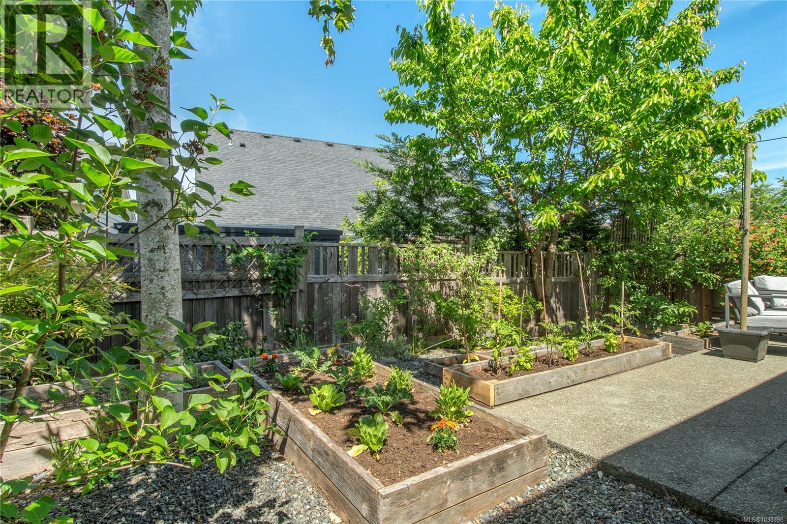 #96 2607 Kendal Ave - 29