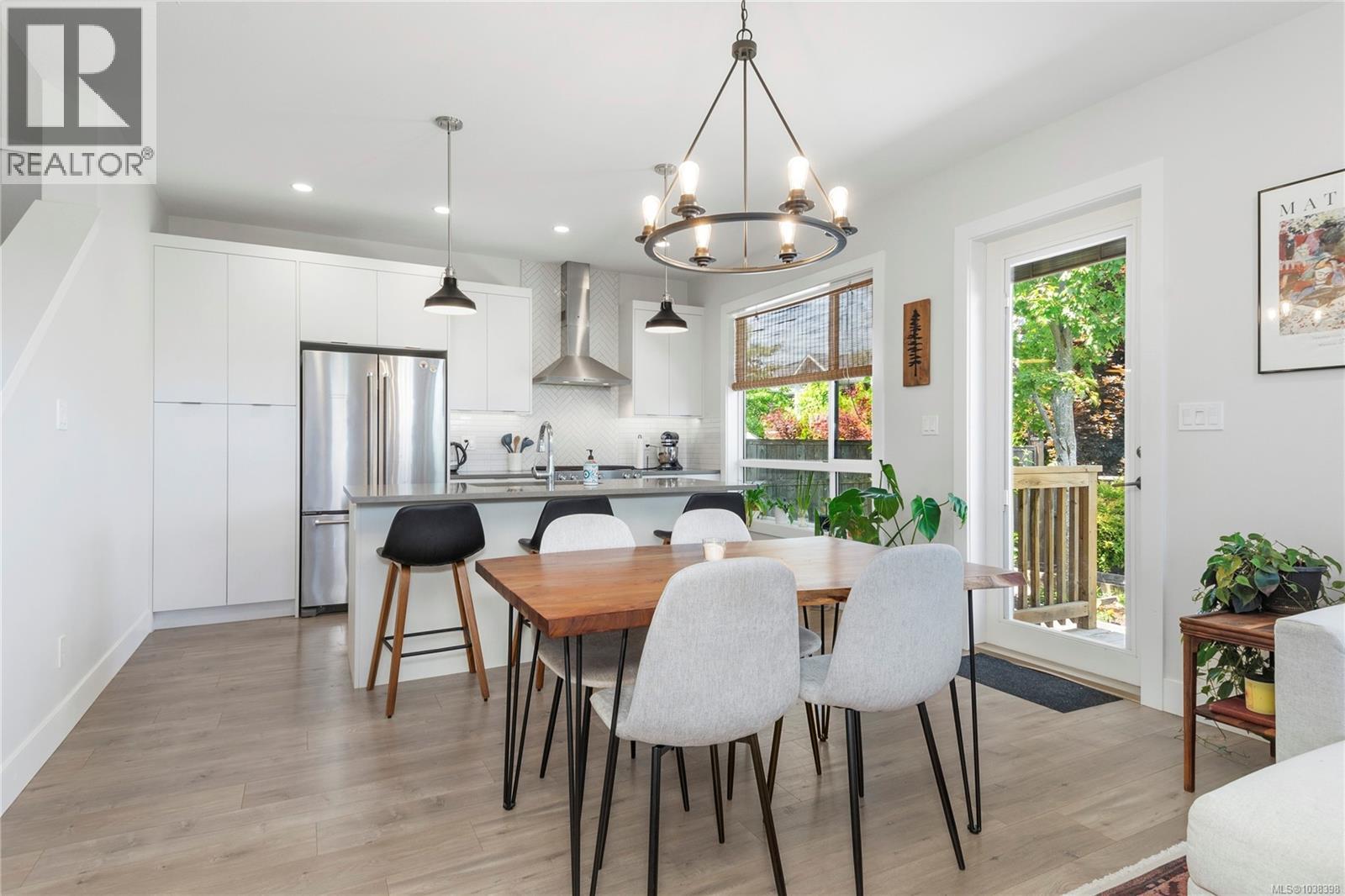 #96 2607 Kendal Ave - 9