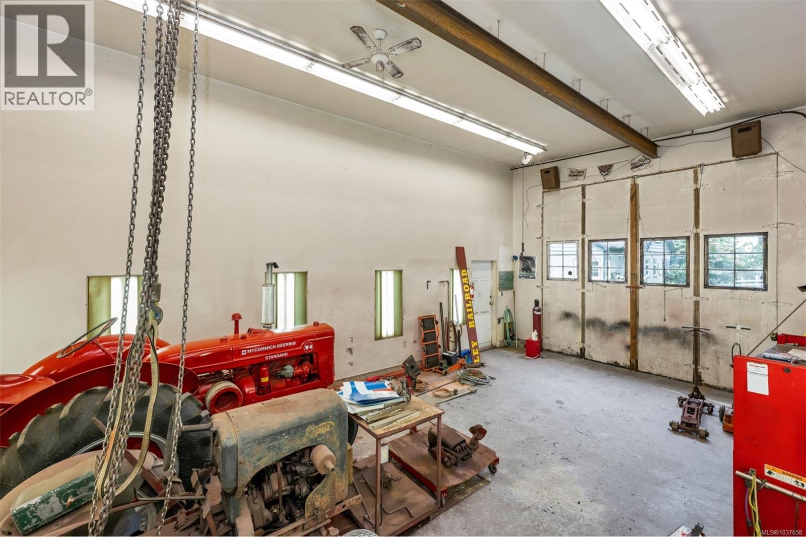 9359 Cottonwood Rd - 33