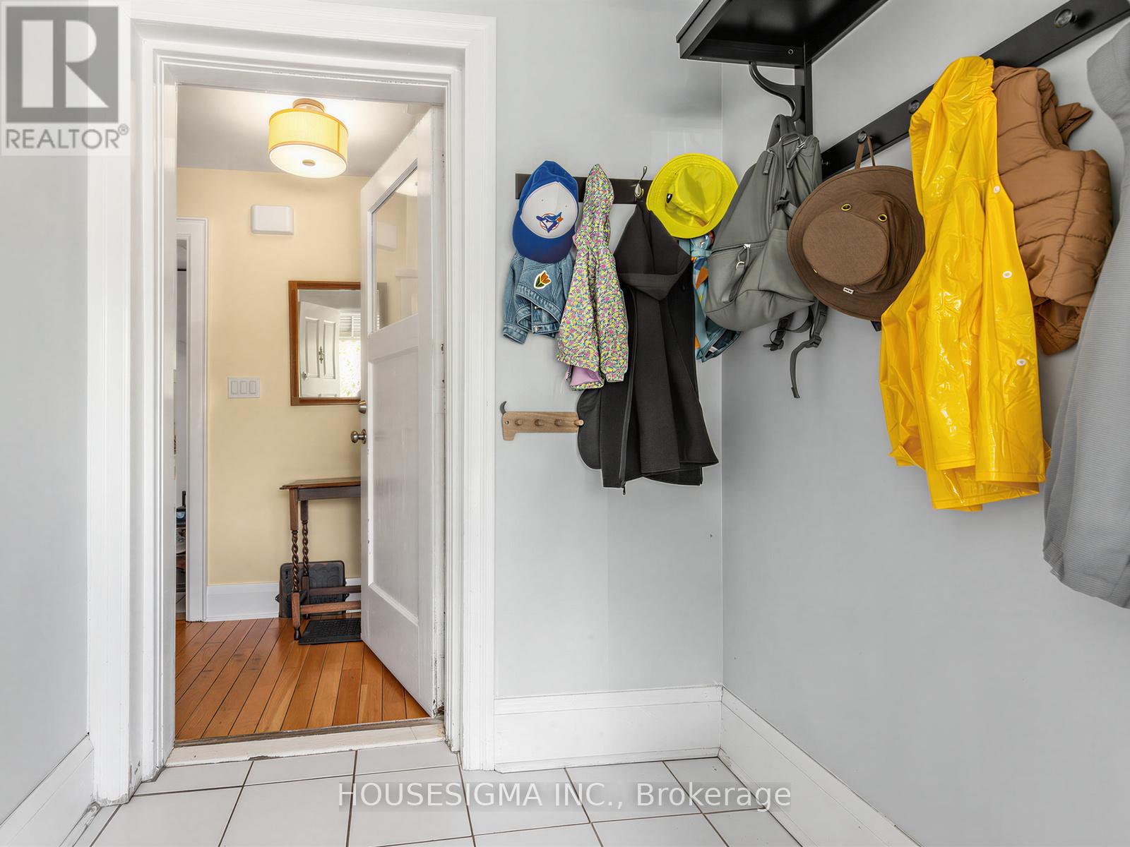 7 HUMBER HILL AVENUE - 19