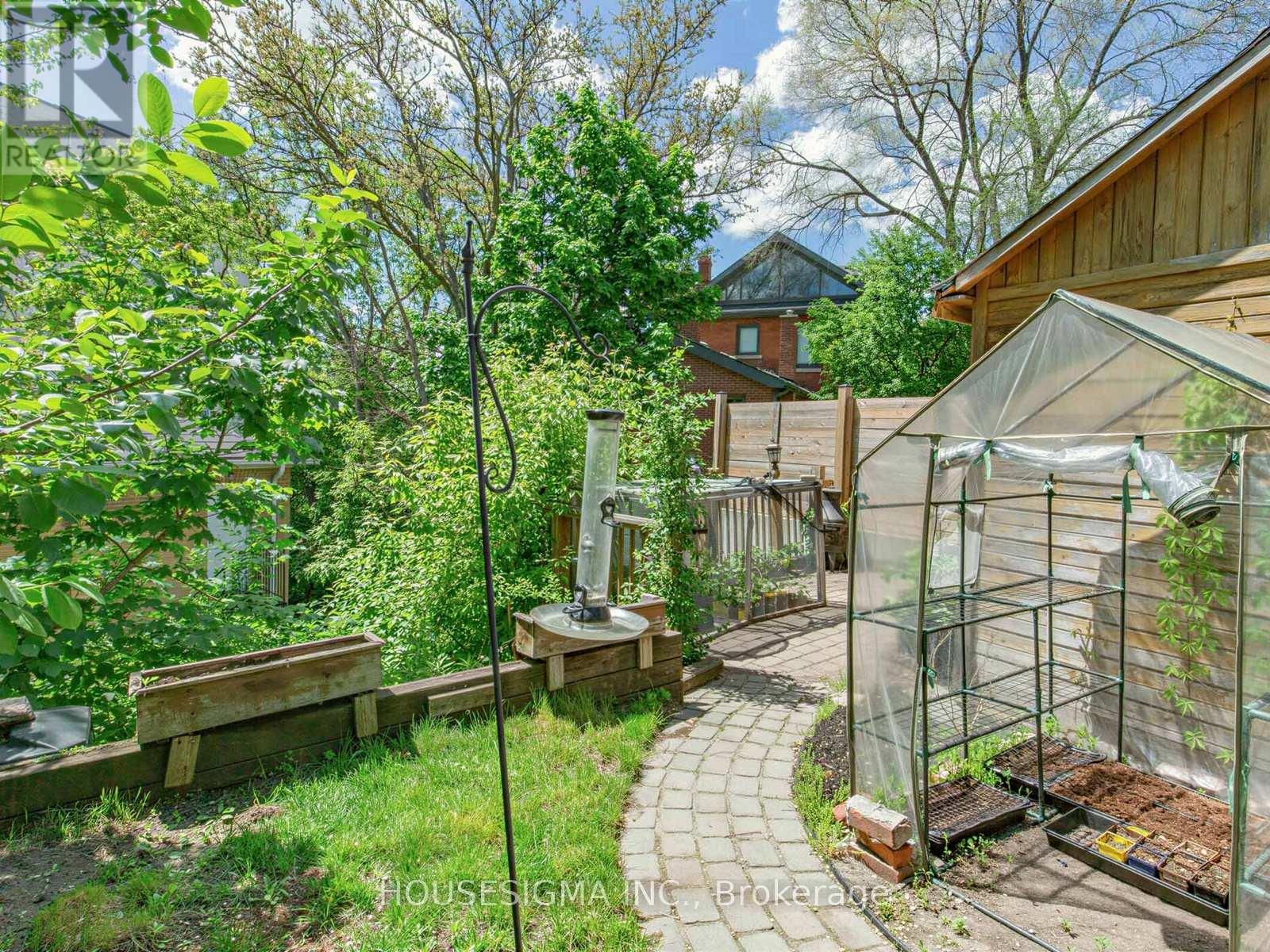 7 HUMBER HILL AVENUE - 26