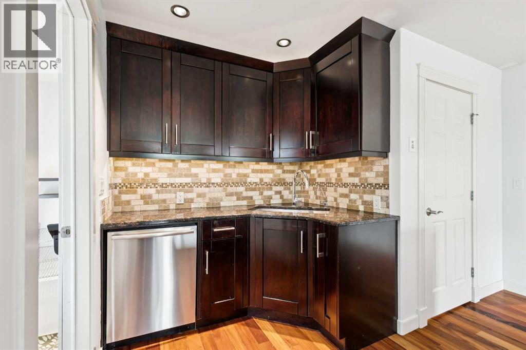 2136 26 Avenue SW - 10