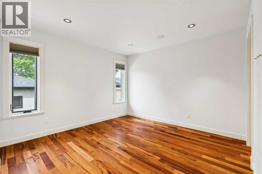2136 26 Avenue SW - 11