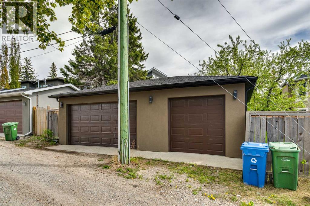 2136 26 Avenue SW - 35