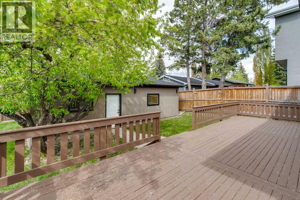 2136 26 Avenue SW - 33