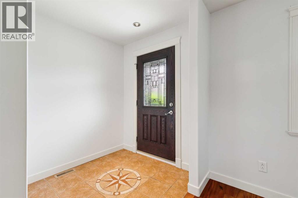 2136 26 Avenue SW - Image 3