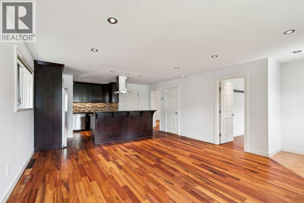2136 26 Avenue SW - 6
