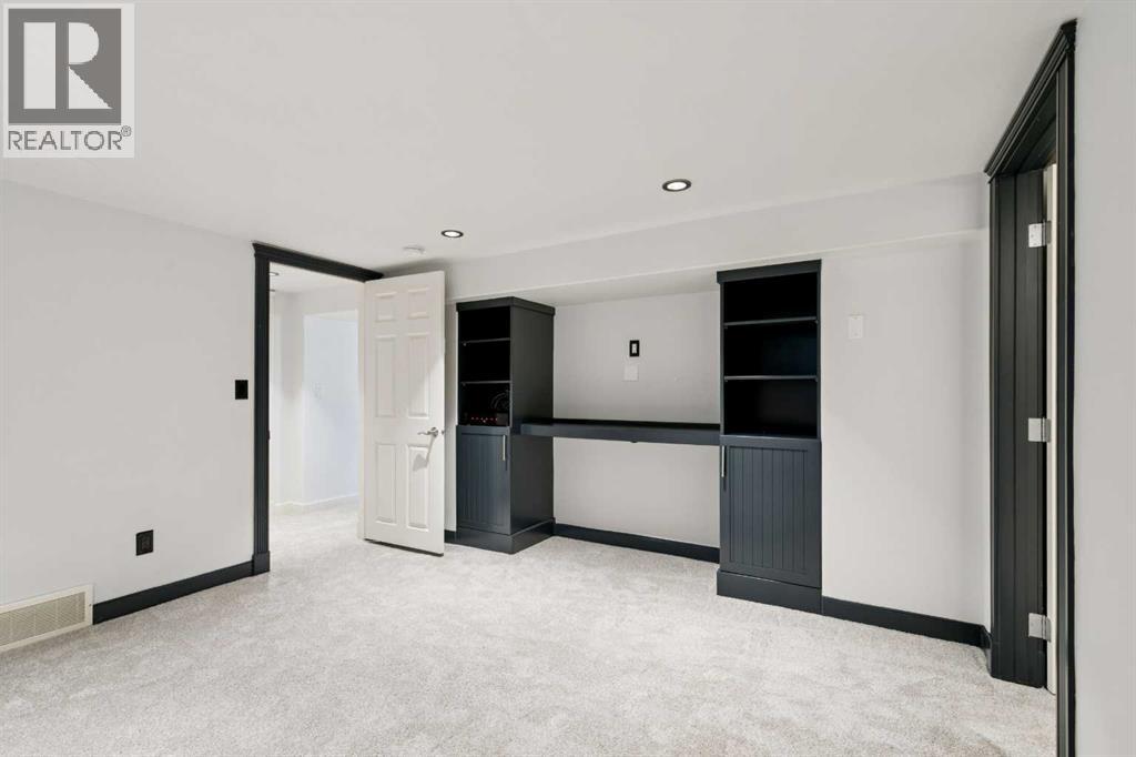 2136 26 Avenue SW - 26