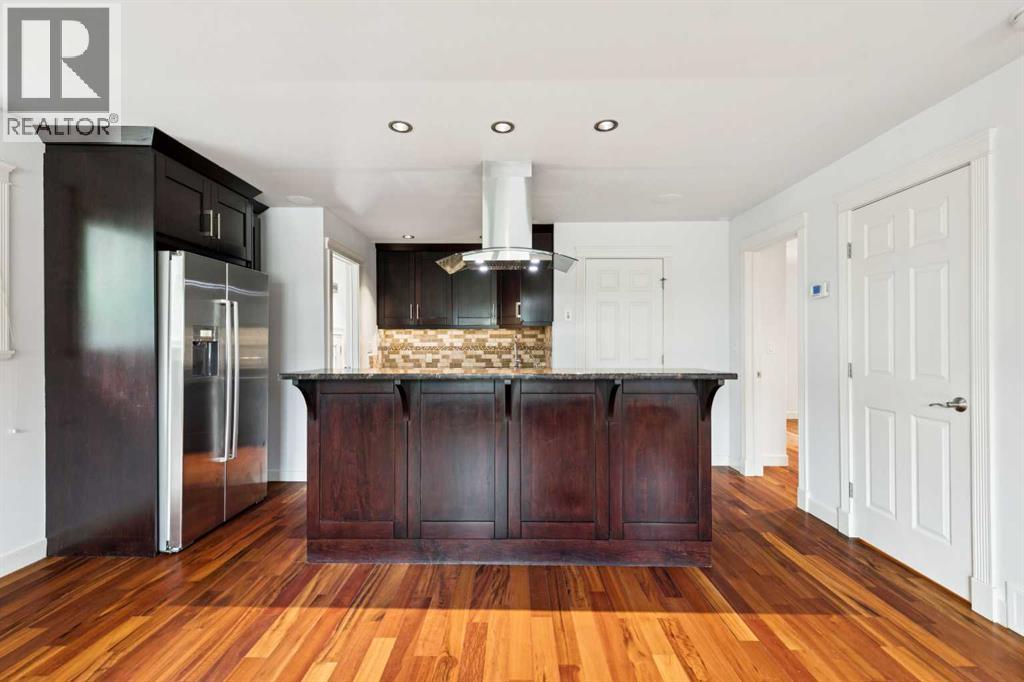 2136 26 Avenue SW - 7