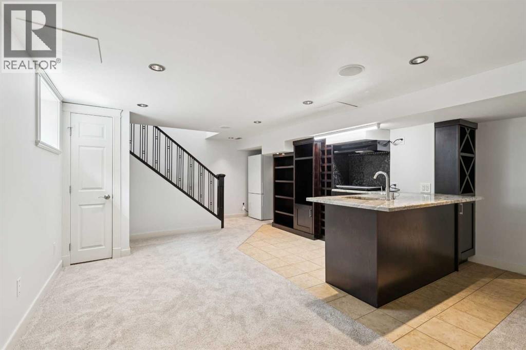 2136 26 Avenue SW - 19